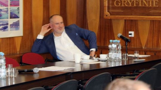 Burmistrz przesyła budżet po terminie łamiąc statut gminy