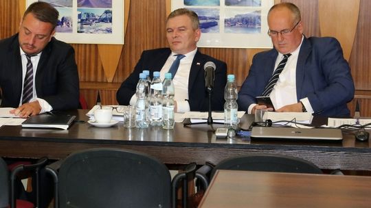 Burmistrz Sawaryn bez wotum zaufania 