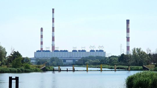 Burmistrz Sawaryn i związki zawodowe grabarzami Elektrowni Dolna Odra?