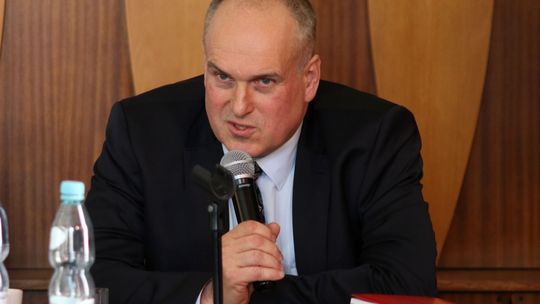 Burmistrz Sawaryn sprzeciwia się idei PiS w sprawie niełączenia stanowisk w spółkach skarbu państwa i w samorządzie