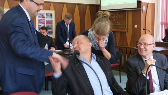 Burmistrz zwołuje nadzwyczajną sesję