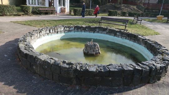 Burmistrzu Sawaryn, lód może rozsadzić fontannę