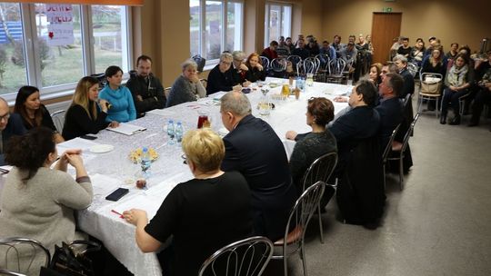 Burzliwa debata o szkołach w gminie