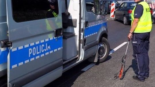 Bus zderzył się z ciężarówką. Rannego zabrał helikopter