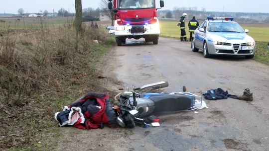 Był tak pijany, że spadł z motoroweru. Jechał bez dokumentów 