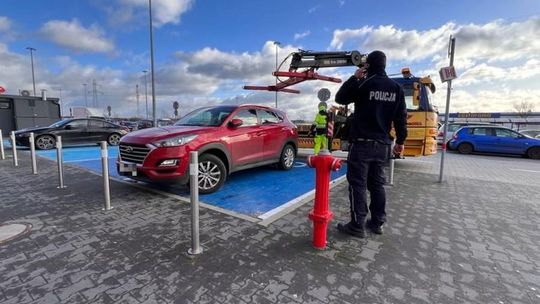 Cham parkuje. Dzięki tej stronie już nie trzeba dzwonić na policję czy straż miejską
