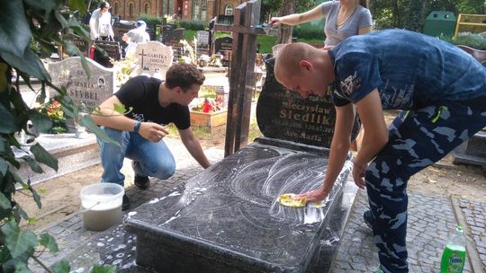 Chcą uczcić pamięć powstańców warszawskich pochowanych w Gryfinie Chcą uczcić pamięć powstańców warszawskich pochowanych w Gryfinie