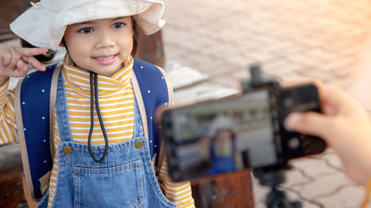 Narażają dzieci na hejt, kpiny i krzywdzące komentarze. Stop sharentingowi