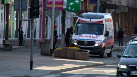 Chciał popełnić samobójstwo. Pociął się szkłem 