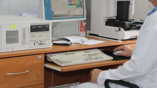 Chciała kupić dziecku zabawkę przez Facebooka