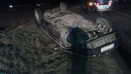 Chciała wyminąć zwierzę, które wyskoczyło z lasu. Dachowała