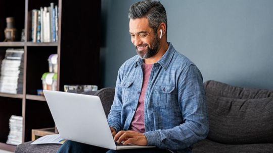 Uczciwi tracą przez oszustów. UOKiK ściga cwaniaków