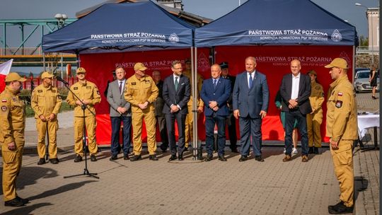 Chcieli zapisać strażaków do PiS? Wykorzystano nas w kampanii – skarży się strażak