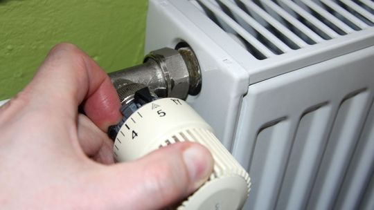 Chłodniej w mieszkaniach w piątek