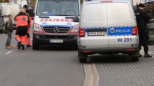 Chłopiec wpadł rowerem na samochód