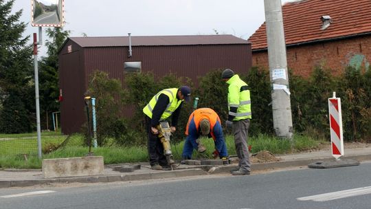 Chodnik na skrzyżowaniu naprawiony