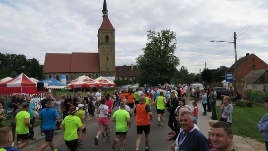 Chorej Mai pomagali na sportowo, artystycznie i kulinarnie