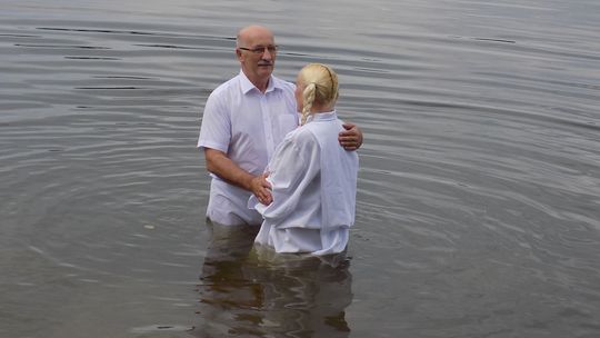 Chrzest w wodach wełtyńskiego jeziora