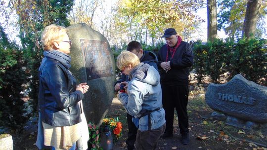 Chwalebnym jest modlić się za umarłych...