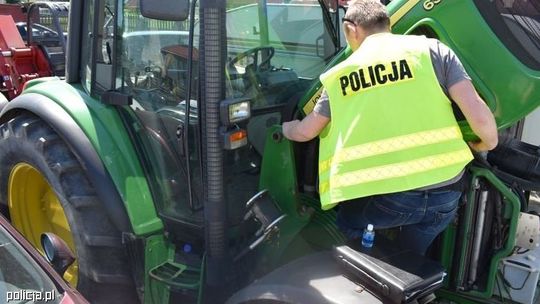Ciągniki rolnicze okradzione w lesie