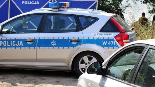 Ciało mężczyzny znaleziono w aucie 