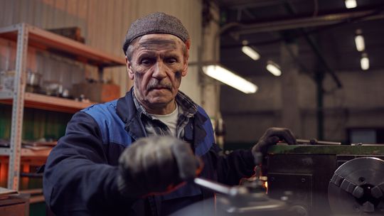 Emerytura w wieku 67 lat i koniec 800 plus dla wszystkich. Ekonomiści kreślą scenariusz uzdrowienia finansów publicznych Emerytura w wieku 67 lat i koniec 800 plus dla wszystkich. Ekonomiści kreślą scenariusz uzdrowienia finansów publicznych