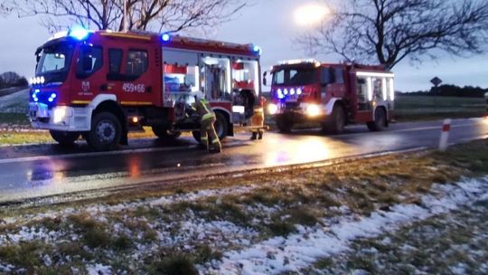 Ciężarówką uderzył w osobówkę