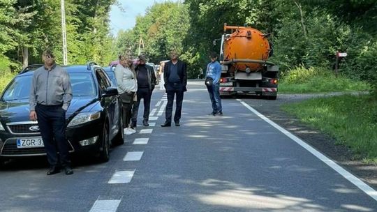 Ciężarówka zepchnęła rowerzystkę. Śmierć na drodze