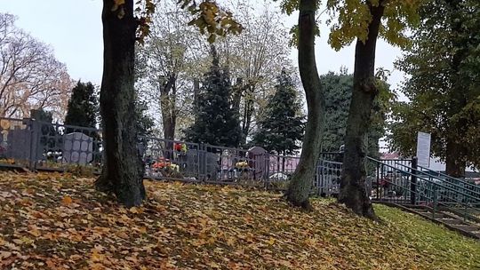 Cmentarz zamknięty, ale nie z każdej strony