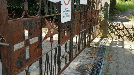 Cmentarze zostają czasowo zamknięte Cmentarze zostają czasowo zamknięte