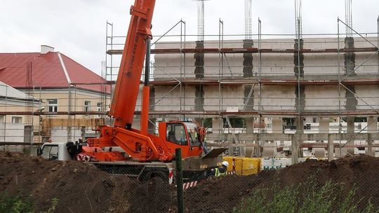 Co dalej z salą i ogólniakiem przy Niepodległości