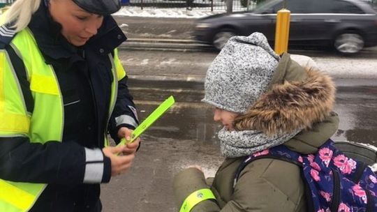Co i po co rozdawali policjanci i strażnicy miejscy