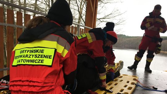 Co łączy barmana, pracownika kultury, policjanta, urzędnika czy serwisanta?