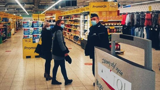 Co policjanci i sanepid sprawdzają w sklepach