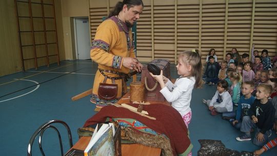 Co pomagał odkryć wojewoda Drużyny Grodu Trzygłowa