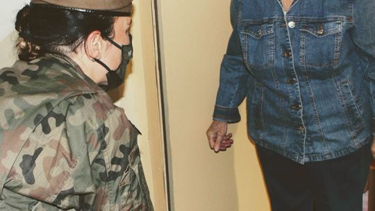 Codziennie przynoszą im ciepły obiad