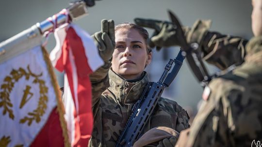 Służba w wojsku i praca cywilna. Jak WOT przyciąga Polki