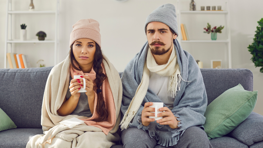 Grypowy sezon właśnie się rozpoczyna. Jaki wirus przeważa i jakie dostępne są skuteczne leki