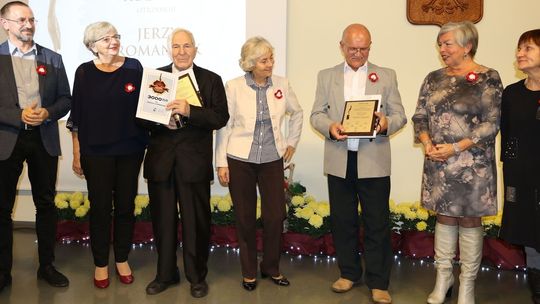 Ćwiczyć mogą, ale bez... instruktora. Decyzja władz gminy bulwersuje Ćwiczyć mogą, ale bez... instruktora. Decyzja władz gminy bulwersuje