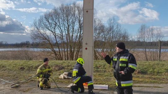 Ćwiczyli z lancą kominową [ZDJĘCIA]
