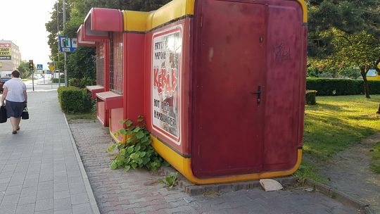 Czerwona budka zamknięta i czar prysł