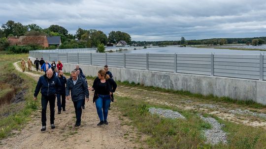 Czoło fali powodziowej dotarło do nas. Wojewoda monitorował stan zabezpieczeń [ZDJĘCIA]