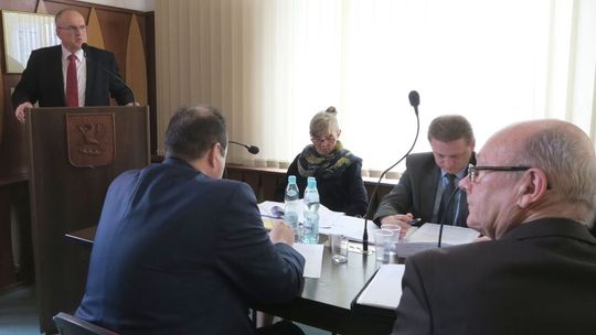 Czy burmistrz przyjdzie na sesję