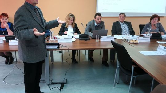 Czy i komu zależy na paraliżu urzędu i blokowaniu rozwoju gminy