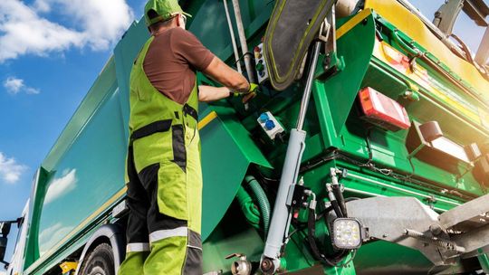 Kto będzie ważył śmieci? Dziwaczny pomysł na niższe rachunki