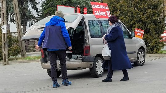 Czy masz sprawną gaśnicę? On ci sprawdzi i ewentualnie przedłuży termin ważności