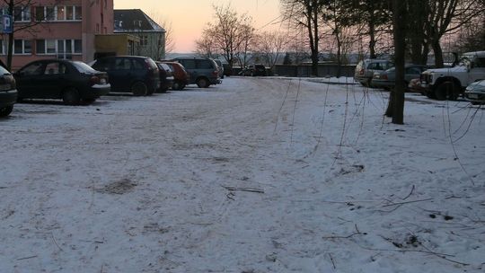 Czy mogło być tu więcej niż 10 miejsc parkingowych?