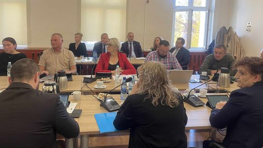 Czy powiat gryfiński przełamie męską dominację we władzach lokalnych. Szklany sufit w samorządzie.