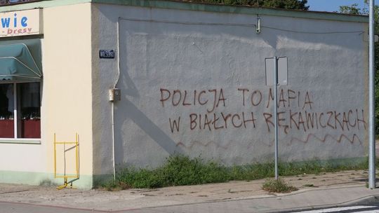 Czy to "drogowskaz" do komisariatu?