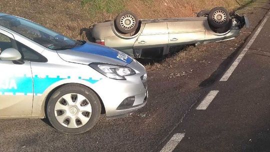 Dachował po uderzeniu w zwierzynę Dachował po uderzeniu w zwierzynę